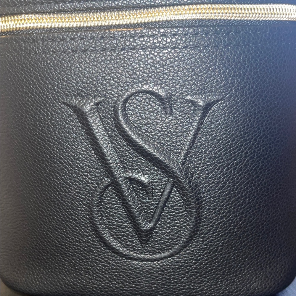 NWT! Victoria's Secret Black Travel / Makeup Bag - Picture 2 of 9